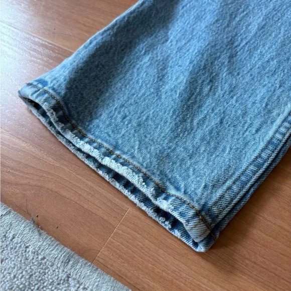 Abercrombie Ultra High Rise 90s Straight Jean - Picture 4 of 5